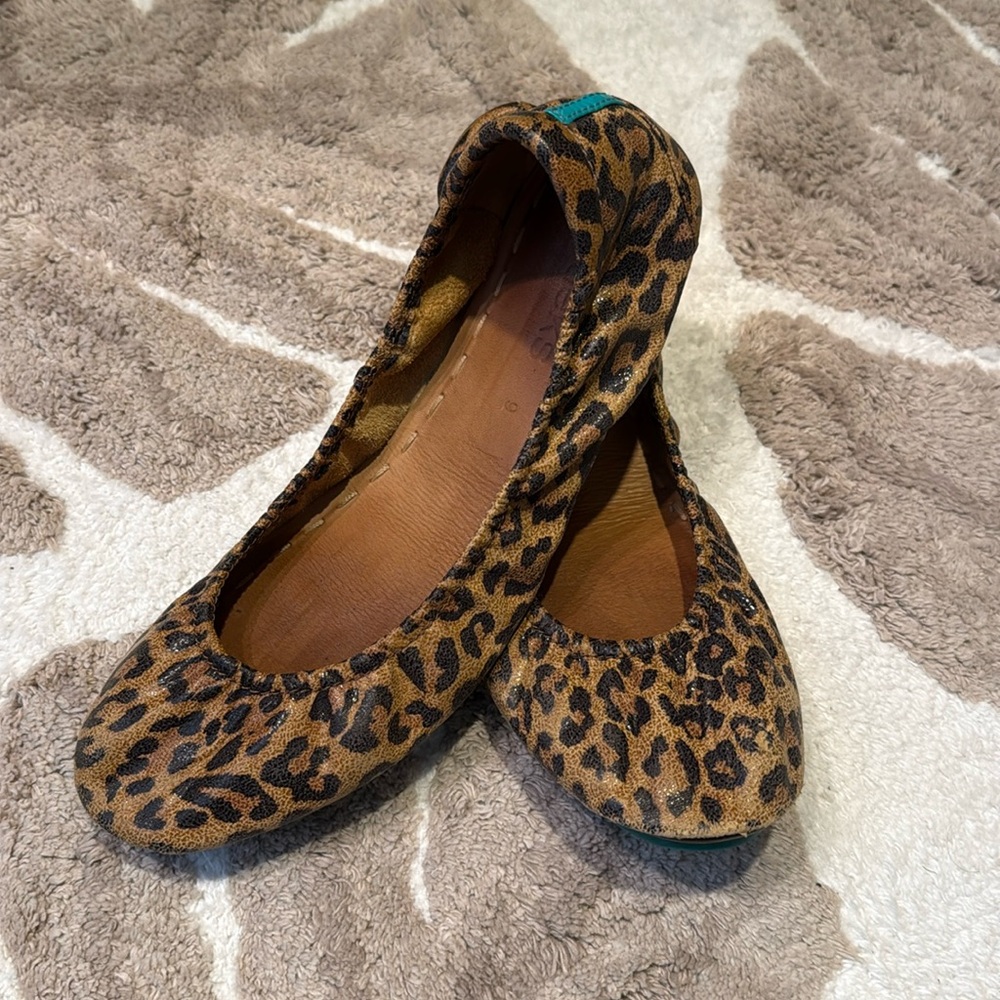 Tieks by Gavrieli Leopard Print Ballet Flats, Italian Leather, Size 9 - Picture 3 of 8